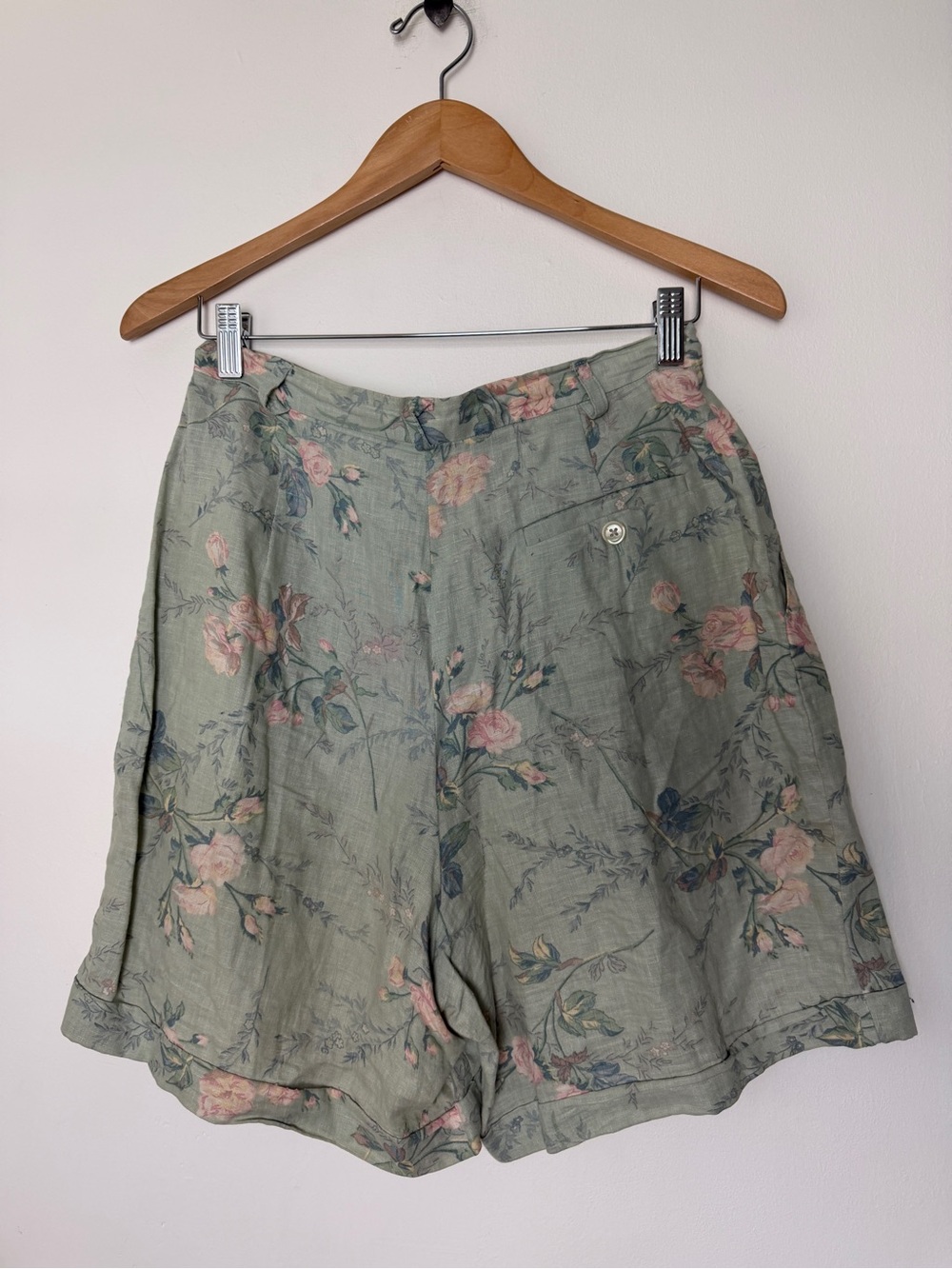 Vintage Ralph Lauren Light Sage Linen Floral Shorts - Picture 2 of 3